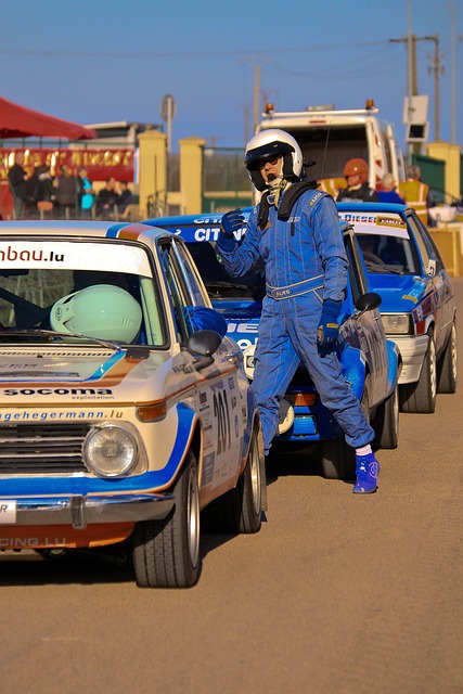 伟大不仅依 伟大不仅依